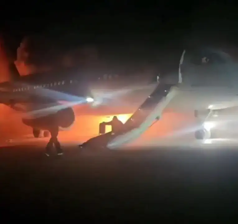 95 Kişi Saniyelerle Kurtuldu! Havalimanında Yanan Uçak Sökülüyor 2